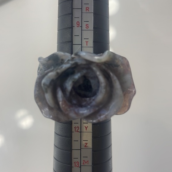 Agate cocktail Rose, Flower chunky Ring, Grey, Size 10 1/2 -11, Unisex - Picture 4 of 6